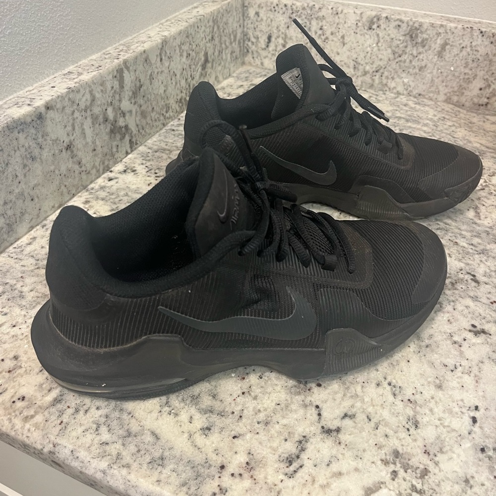 Nike Men's All-Black Athletic Sneakers